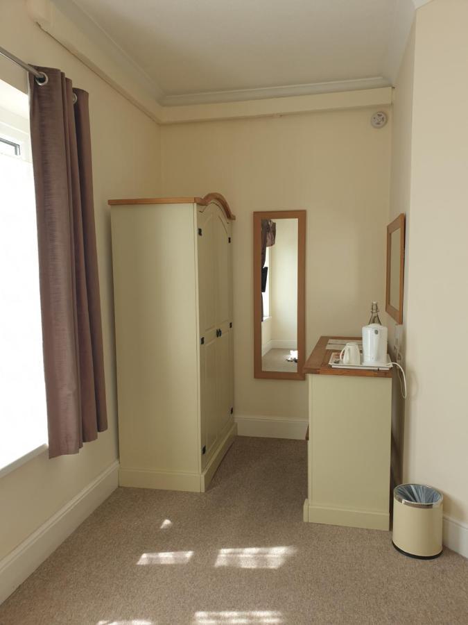 Crofton Guest House Weymouth Exterior photo
